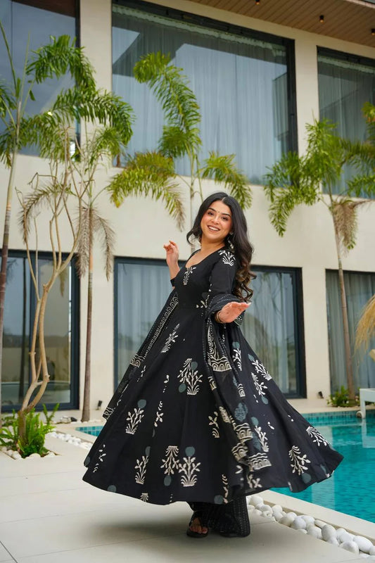 Noir Grace Viscose Anarkali Set