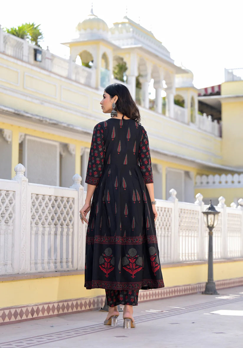Tejasvi Noir Suit Set