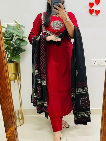 Raas Kantha Kala Suit Set