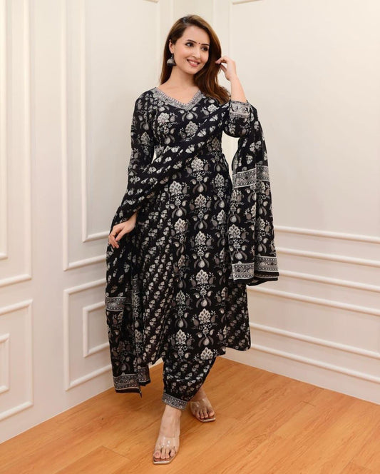 Zeenat Afgani Kurta Set
