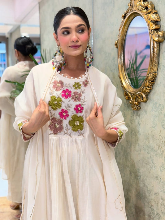 Ivory Gardenia Embroidered Chanderi Suit Set