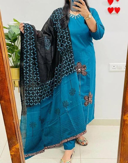 Aarvika Floral Patchwork Cotton Set