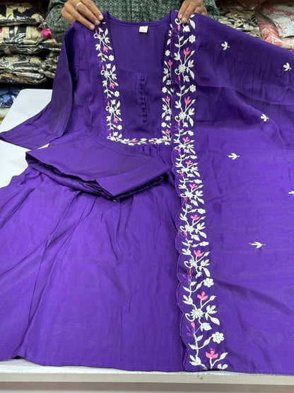 Velina Embroidered Silk Grace Set
