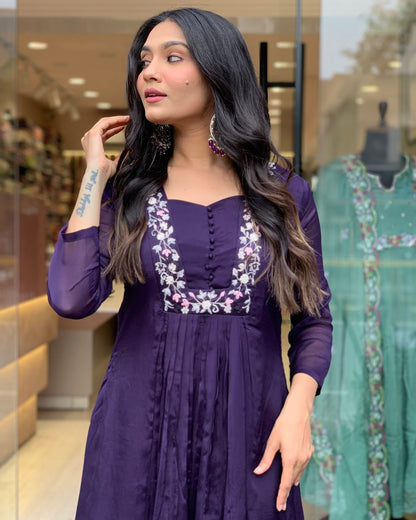 Velina Embroidered Silk Grace Set