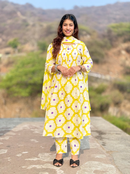 Sunehri Pushpa Cotton Suit Set