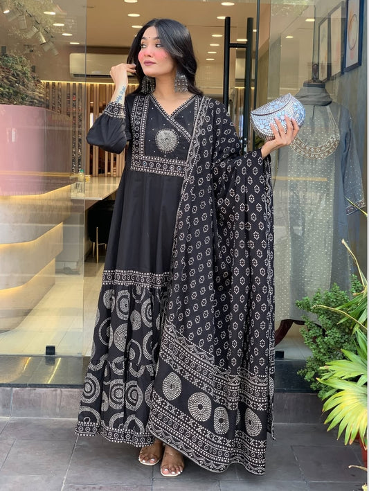 Noor-E-Zaara Black Anarkali Suit Set