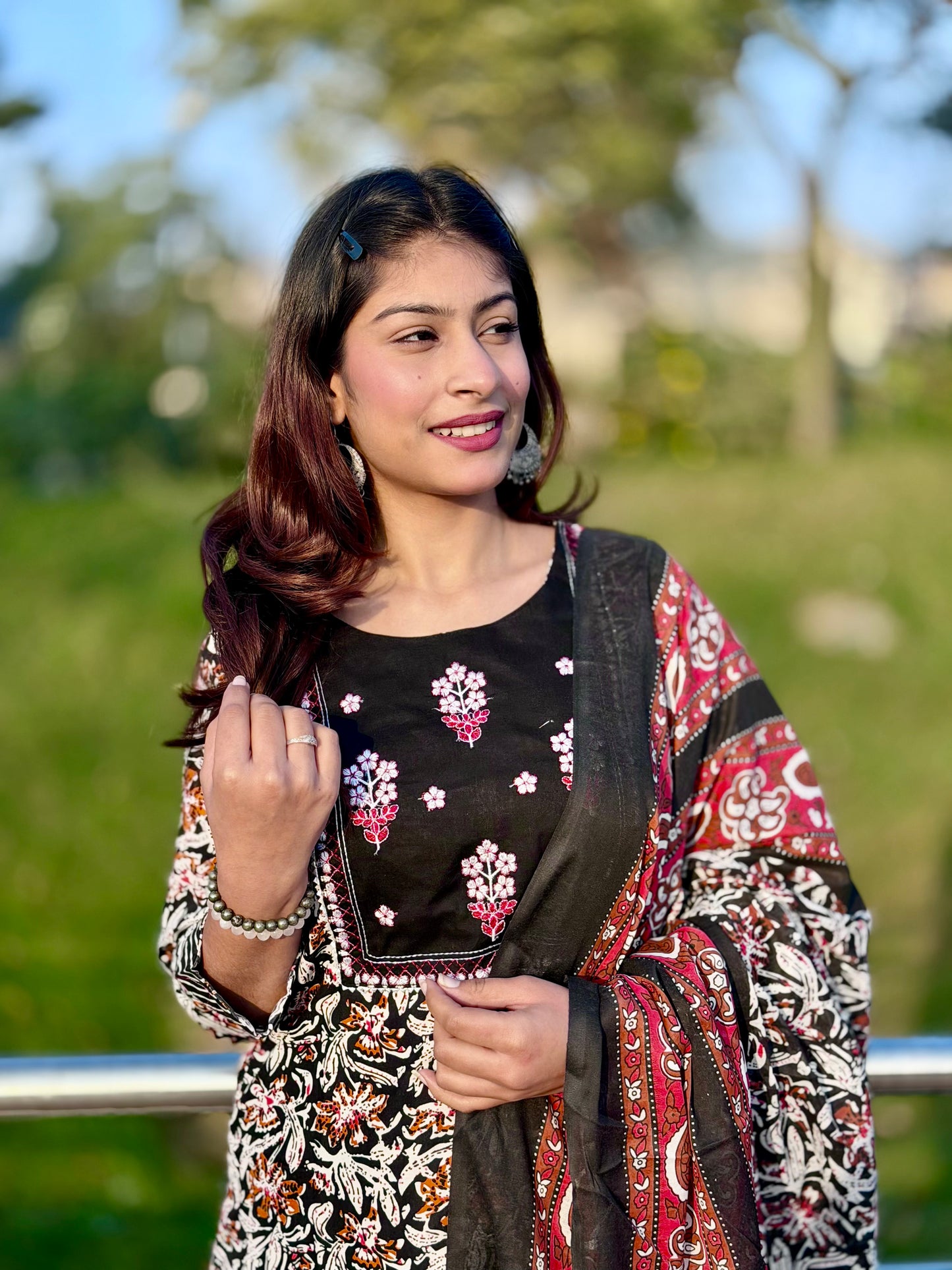 Saanjh Viscose Gul Suit Set