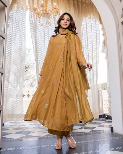 Zunaira Mustard Glow Chinon Set