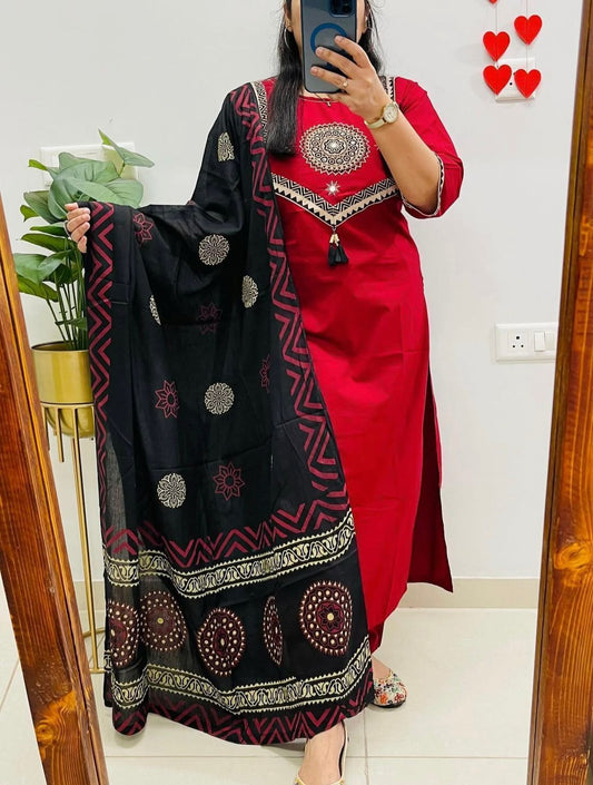 Raas Kantha Kala Suit Set