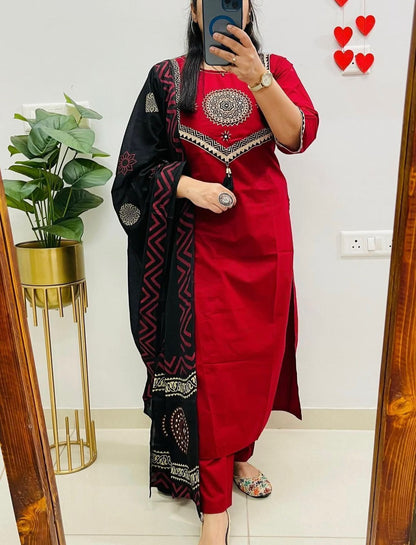 Raas Kantha Kala Suit Set